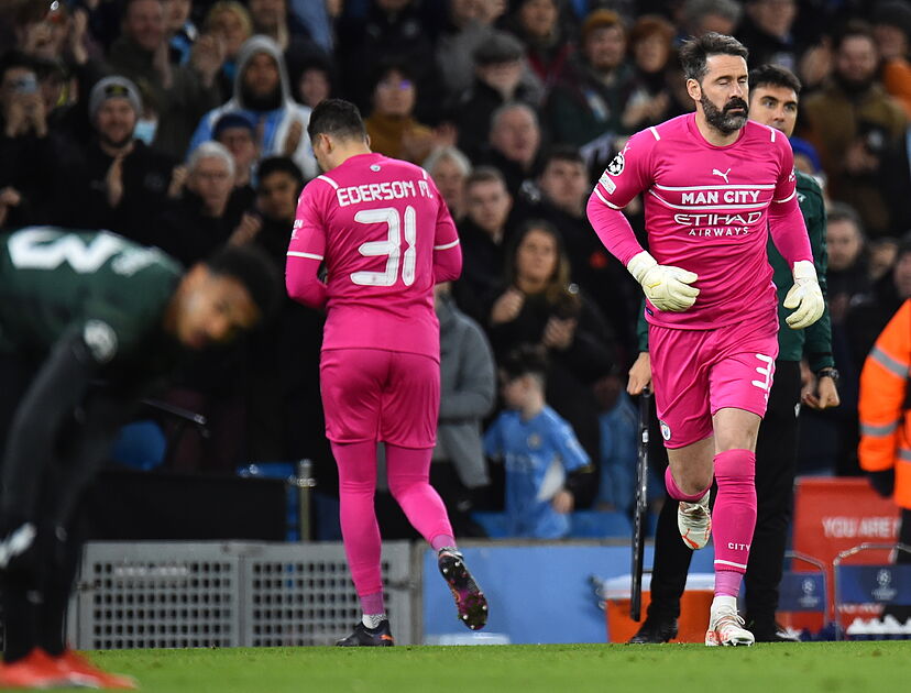 Manchester City choisit de renouveler pour un an le contrat du gardien suppléant Scott Carson